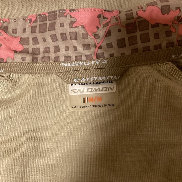 Salomon light green zip-up jacket with bright-pink embroidered trim, EUC, M - Picture 2 of 4